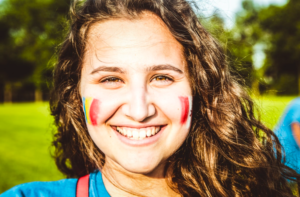 顔の使い方で無意識的に恋愛や商談で相手に好印象を与える方法