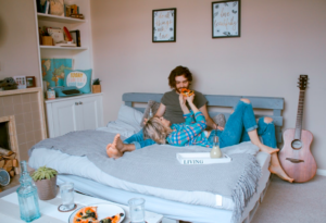 彼氏といちゃいちゃしすぎるとNG？彼女に甘える男性心理を解説！