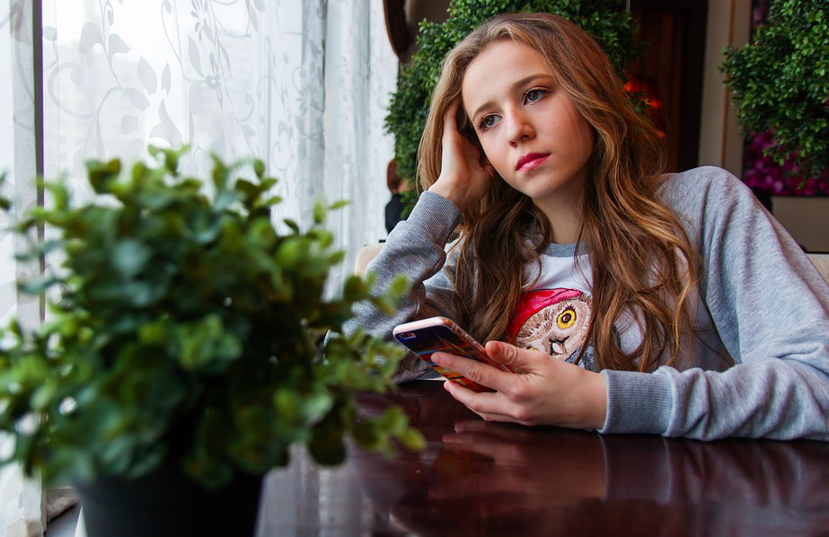 誰にも相談できない悩みが辛くて怖い オススメの解決方法を5